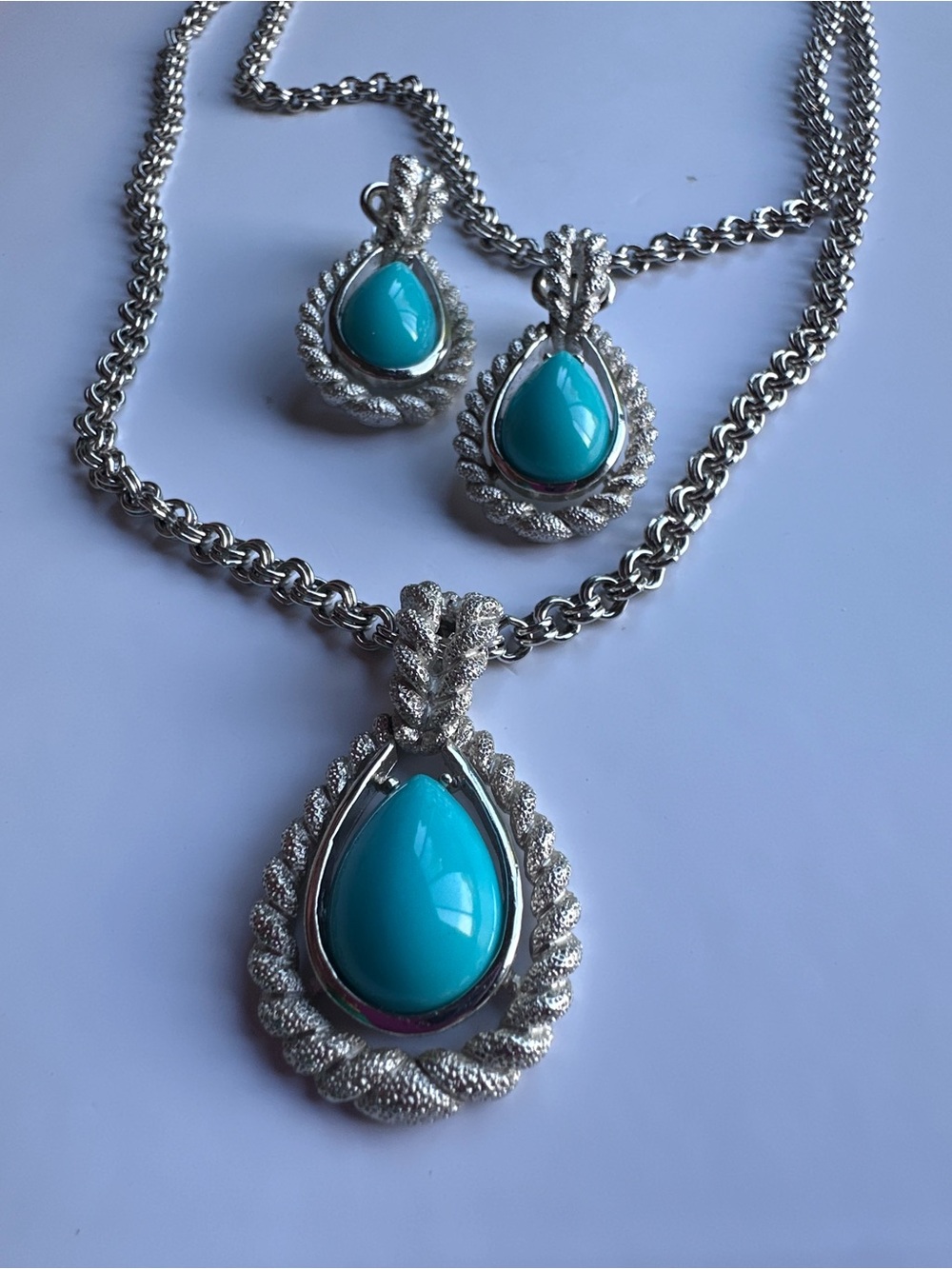 Vintage Avon Pendant Necklace and Earrings Set - Women Jewelry